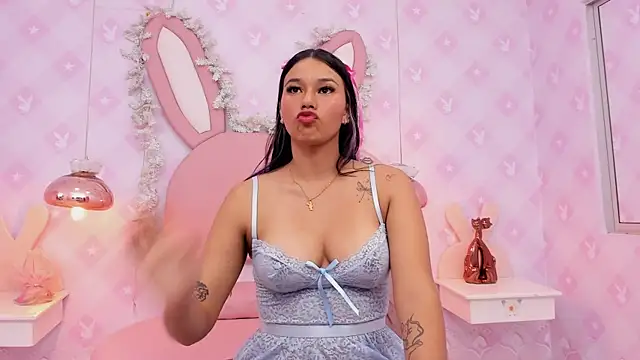 LIA SWAN  online show from 11-25-25, 04:13