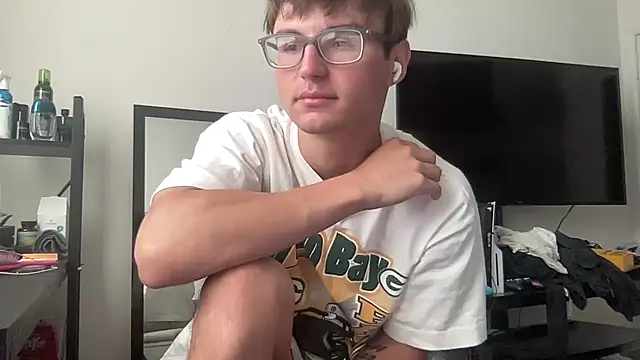 Snapshot of ryan_28747 chatting on 06-21-26, 06:14 ryan 28747 online show from 06-21-26, 06:14
