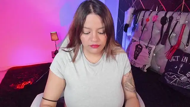victoria  floyd online show from 04-21-26, 08:59
