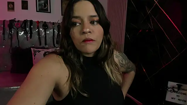 Snapshot of victoria__floyd chatting on 07-10-26, 12:10 victoria floyd online show from 07-10-26, 12:10
