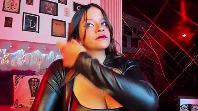 Snapshot of victoria__floyd chatting on 07-03-26, 10:38 victoria floyd online show from 07-03-26, 10:38
