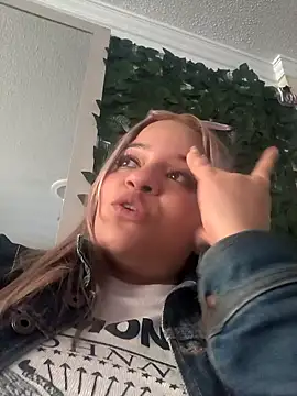 victoria  floyd online show from 11-17-25, 10:14