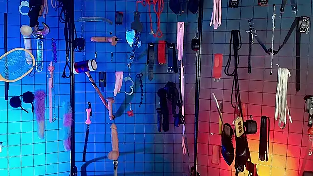 lucy queensss online show from 12-16-25, 09:41