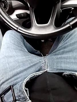 Nzino1983 online show from 04-12-26, 04:54