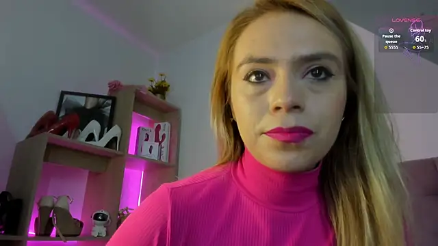 RayaCarr  online show from 01-10-26, 01:06