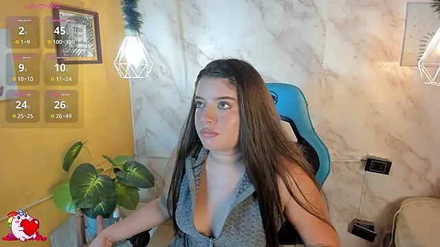 Lia little18 online show from 05-01-26, 08:03
