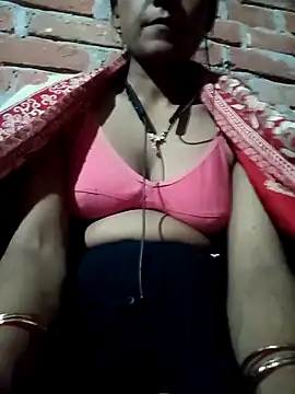 Snapshot of Sexy_Tanya69 chatting on 10-31-25, 02:35 Sexy Tanya69 online show from 10-31-25, 02:35