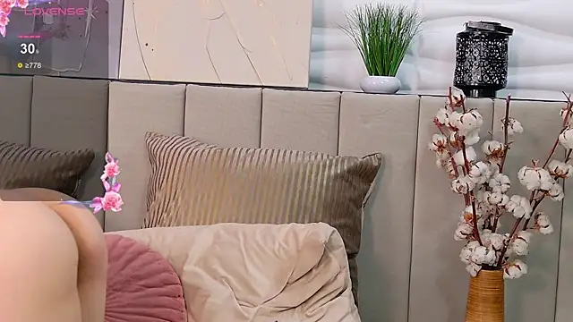 Elly Ross online show from 03-07-25, 12:01