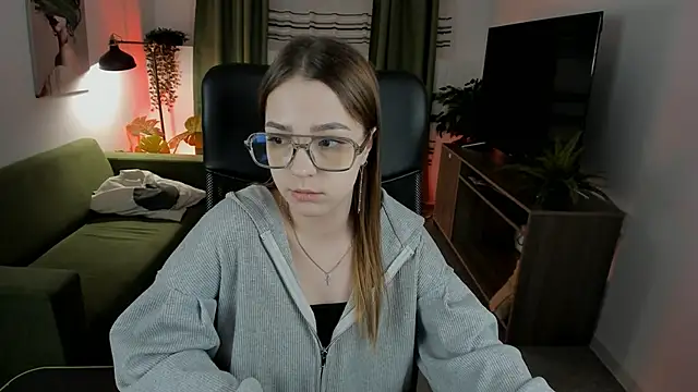 PamBeesly online show from 03-16-25, 12:11