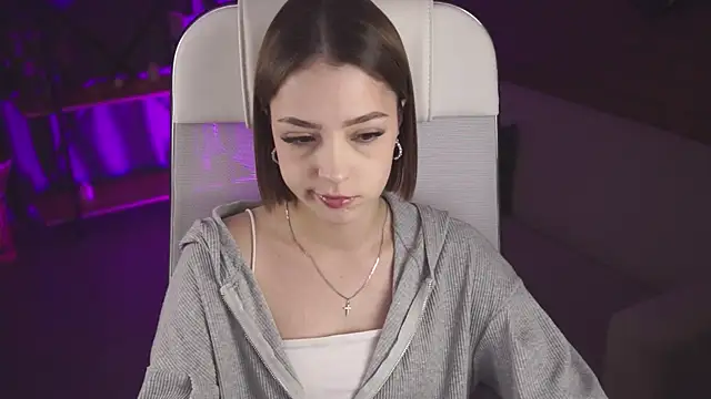 PamBeesly online show from 09-19-25, 08:40