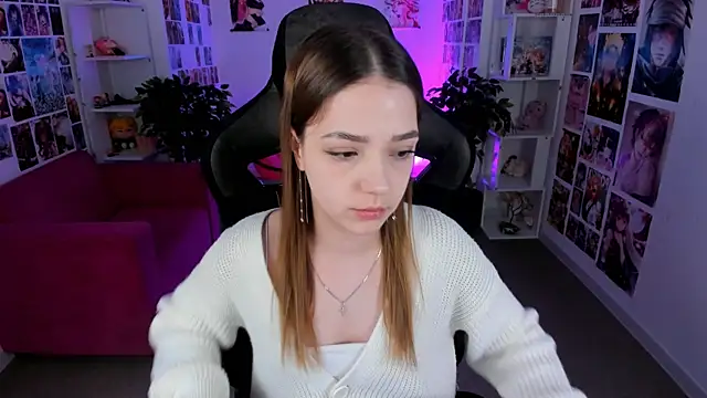 PamBeesly online show from 03-03-25, 02:44