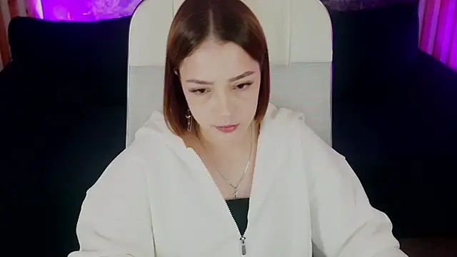 PamBeesly online show from 10-01-25, 08:41