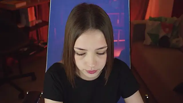 PamBeesly online show from 11-10-25, 10:42