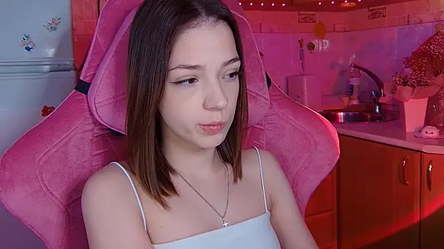 Snapshot of PamBeesly chatting on 03-26-26, 02:26 PamBeesly online show from 03-26-26, 02:26