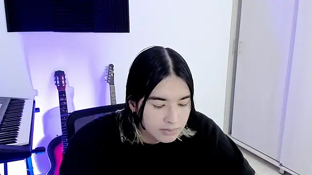 Snapshot of JordiWilld chatting on 10-28-25, 11:36 JordiWilld online show from 10-28-25, 11:36