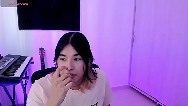 Snapshot of JordiWilld chatting on 02-14-25, 08:48 JordiWilld online show from 02-14-25, 08:48