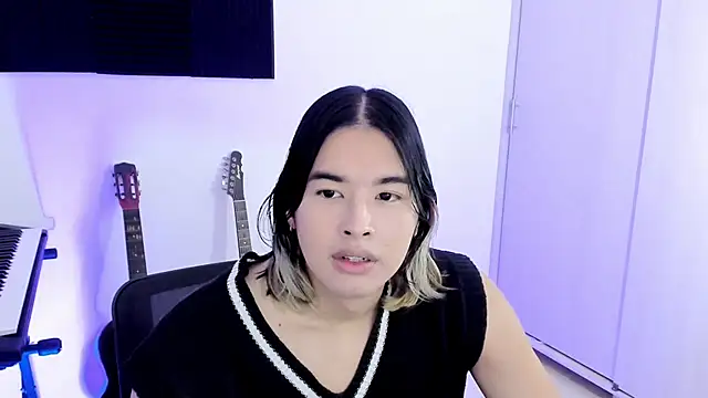 Snapshot of JordiWilld chatting on 10-18-25, 04:36 JordiWilld online show from 10-18-25, 04:36