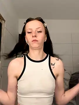 Ciara2004 online show from 11-19-25, 11:10