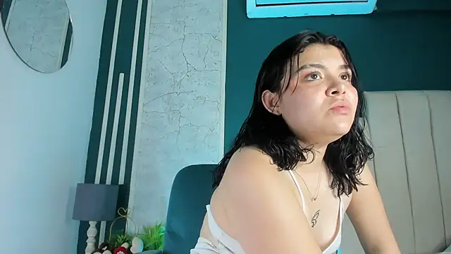 Zoe Cheshire online show from 02-25-25, 03:42