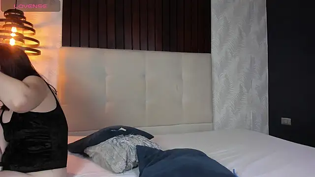 Zoe Cheshire online show from 03-08-25, 03:50