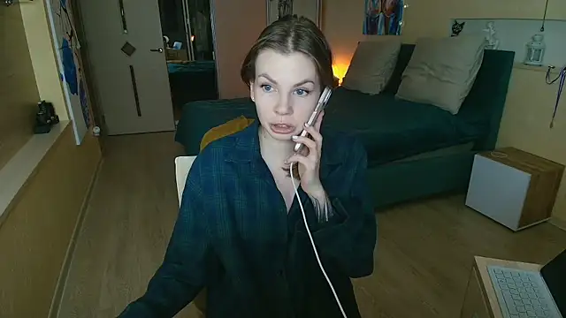 ReginaSparkle online show from 10-24-25, 05:56