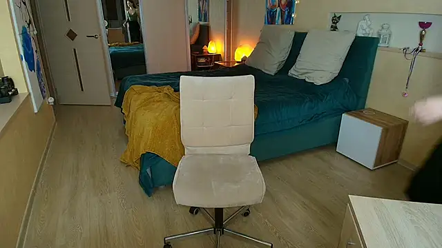 ReginaSparkle online show from 10-14-25, 07:36