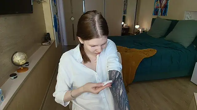 ReginaSparkle online show from 05-21-26, 07:06