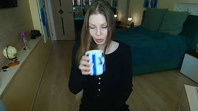 ReginaSparkle online show from 06-15-26, 06:46