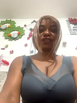 SaraYedid17 online show from 10-19-25, 03:37