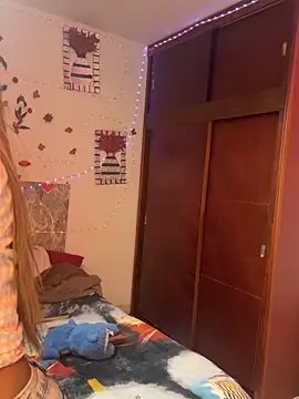 SaraYedid17 online show from 11-10-25, 06:07