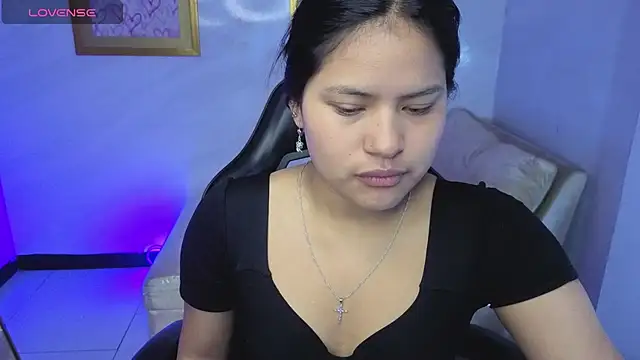 Snapshot of Paulette_v chatting on 06-09-26, 01:12 Paulette v online show from 06-09-26, 01:12