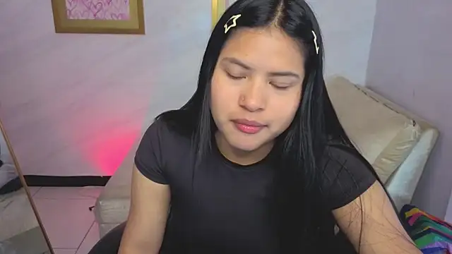 Snapshot of Paulette_v chatting on 04-22-26, 01:07 Paulette v online show from 04-22-26, 01:07
