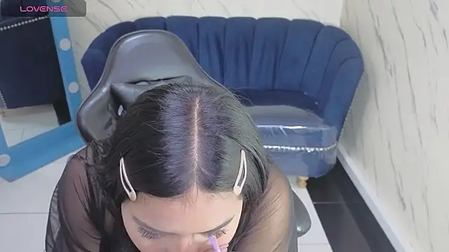 Paulette v online show from 11-24-25, 01:11