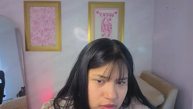 Snapshot of Paulette_v chatting on 05-08-26, 01:04 Paulette v online show from 05-08-26, 01:04