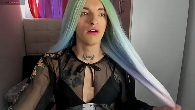 Snapshot of CharlotteWings chatting on 02-05-25, 05:42 CharlotteWings online show from 02-05-25, 05:42