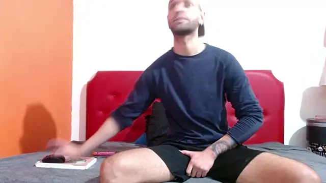 Snapshot of Cristian_white chatting on 10-25-25, 01:16 Cristian white online show from 10-25-25, 01:16