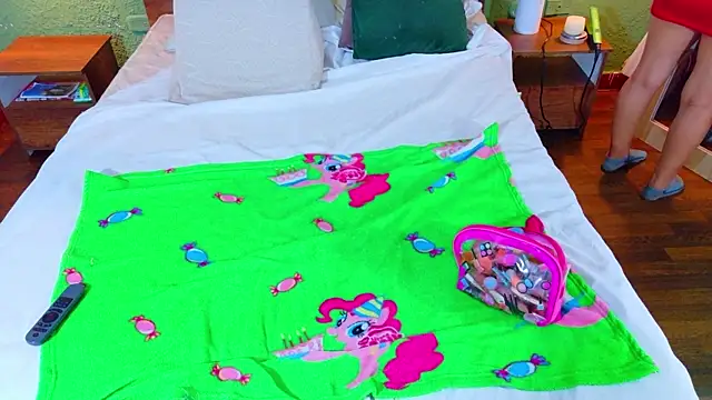 tinyy whore18 online show from 04-04-26, 08:32