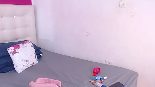 tinyy whore18 online show from 10-27-25, 03:35