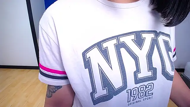 tinyy whore18 online show from 03-13-26, 07:24