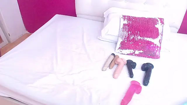 tinyy whore18 online show from 02-28-25, 03:37