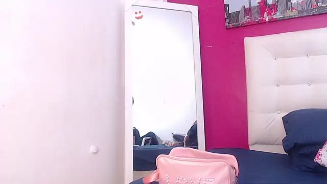 tinyy whore18 online show from 11-18-25, 07:39