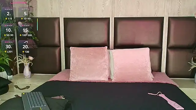 Bella Smiith  online show from 03-22-25, 07:42