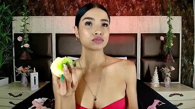 Bella Smiith  online show from 12-19-25, 05:26