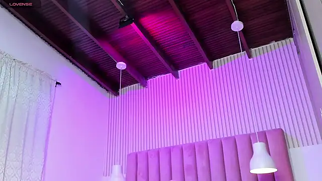 ScarlettDreamss7 online show from 05-19-26, 12:01