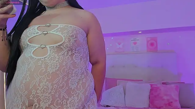 ScarlettDreamss7 online show from 04-15-26, 11:49