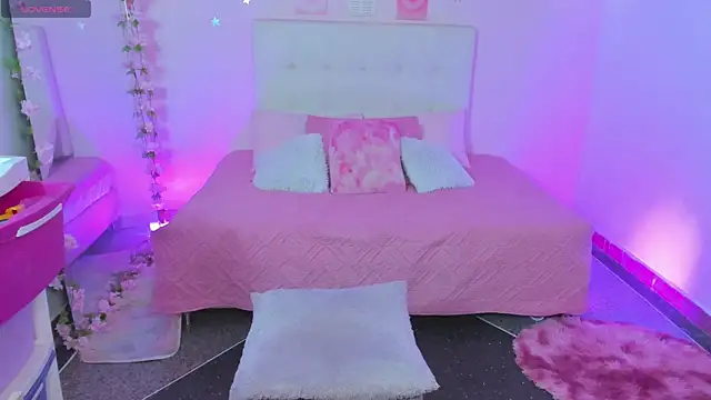 ScarlettDreamss7 online show from 12-17-25, 01:49