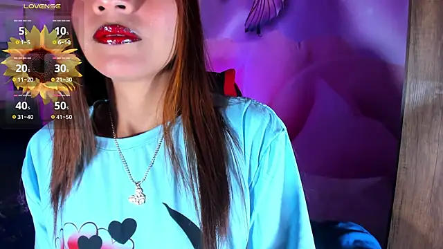 emili clark online show from 11-20-25, 04:13