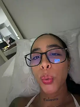 Snapshot of sophierooy22 chatting on 06-29-26, 09:47 sophierooy22 online show from 06-29-26, 09:47
