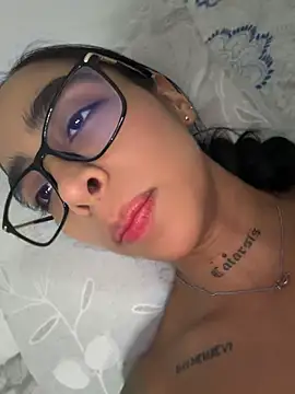 Snapshot of sophierooy22 chatting on 07-05-26, 01:10 sophierooy22 online show from 07-05-26, 01:10