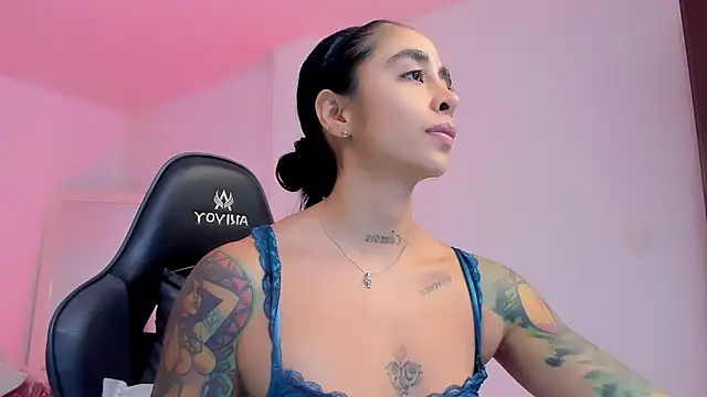 sophierooy22 online show from 04-13-26, 11:42